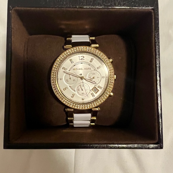 Discontinue Micheal Kors watch - Picture 1 of 6